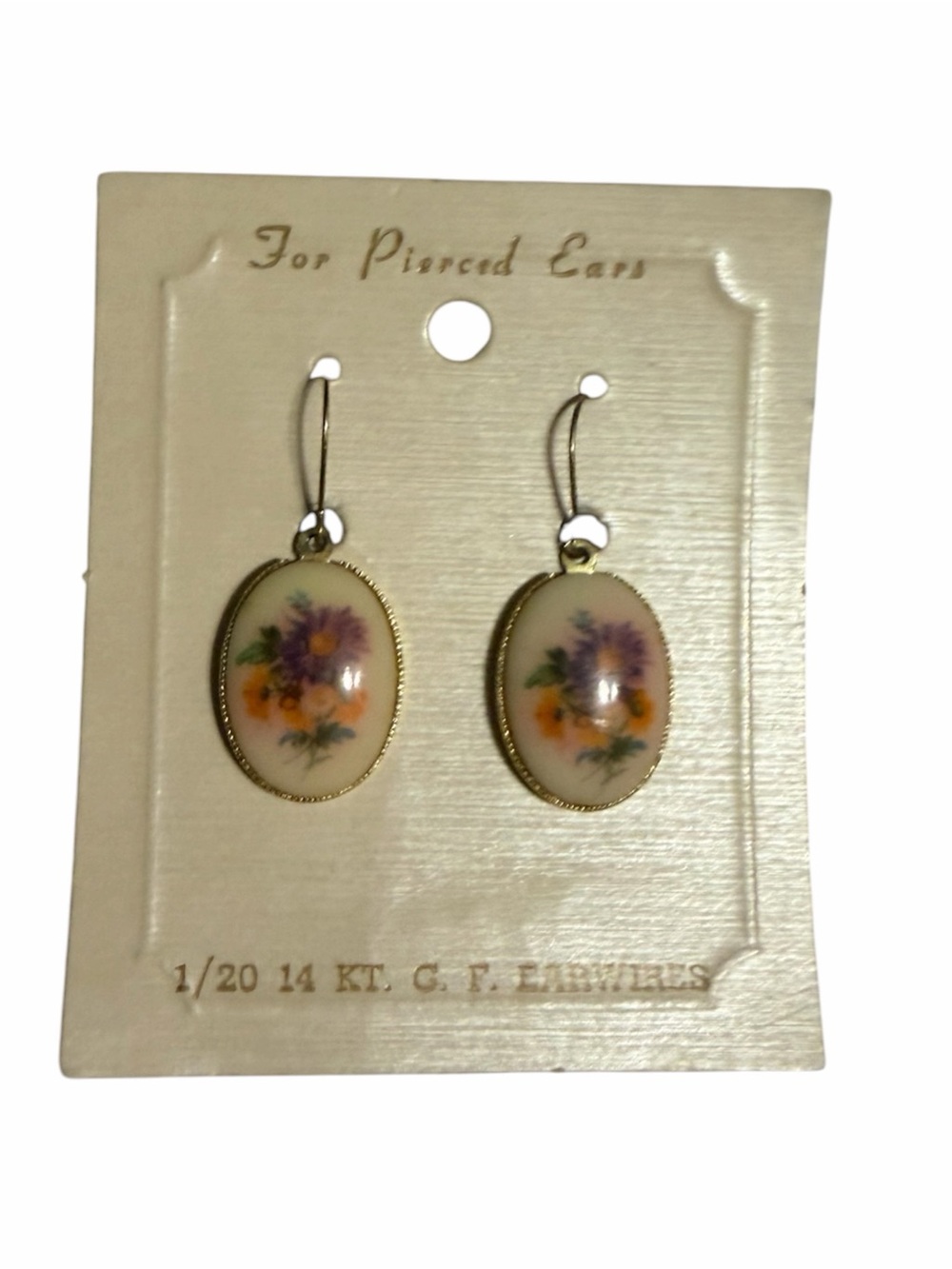 Vintage Floral Cameo Cabochon Pierced Earrings